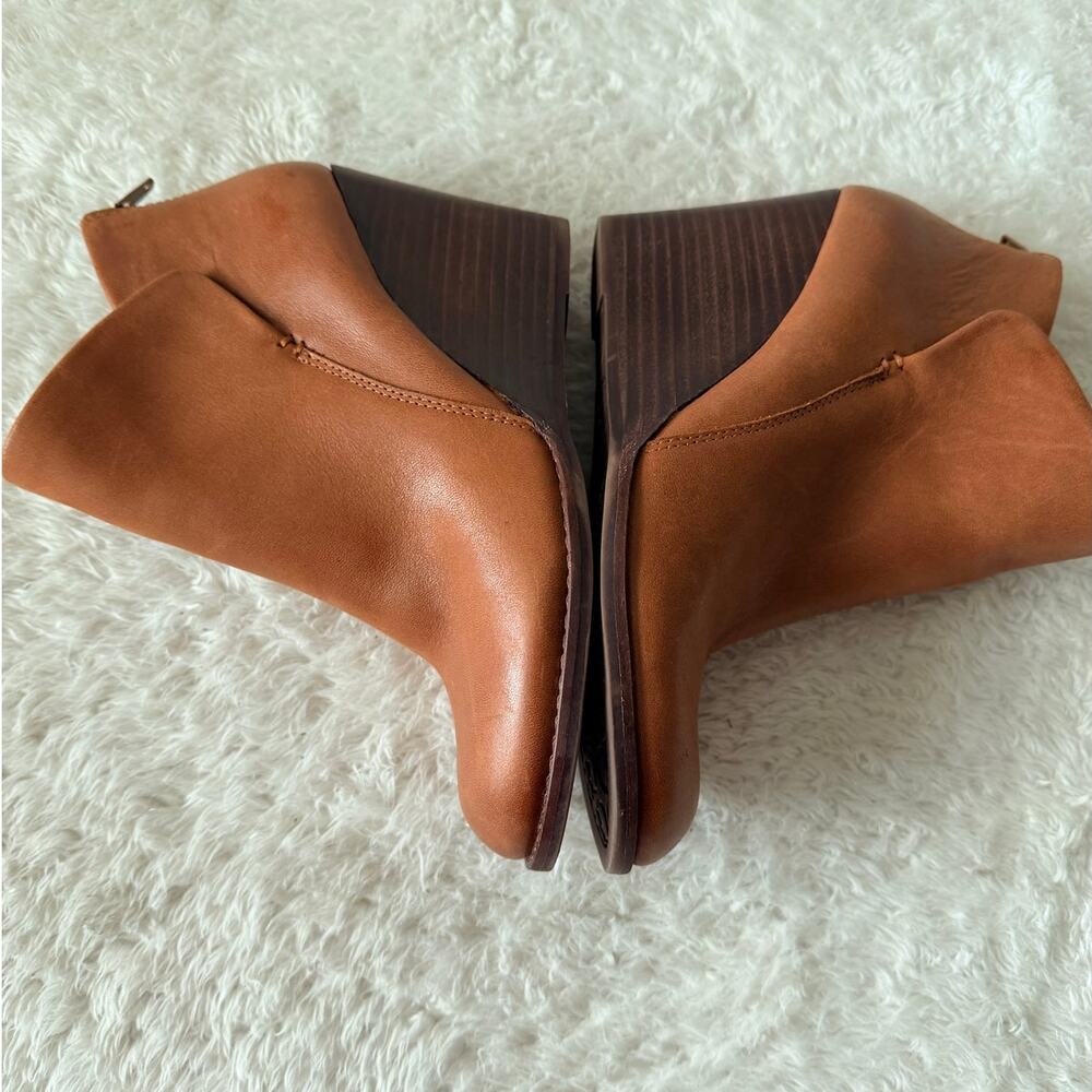 Gianni Bini Done Deal Leather Wedge Booties Womens 6.5 Cognac Brown Back Zip - Picture 4 of 8